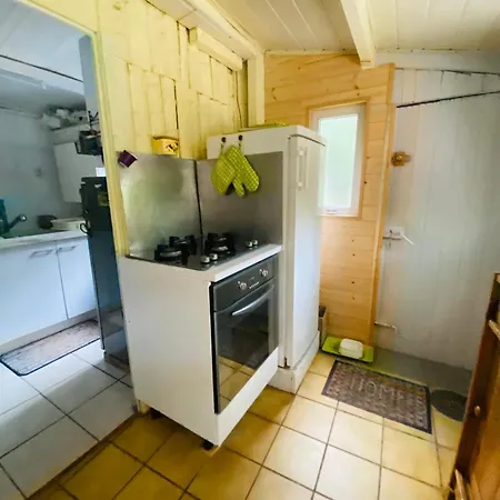 Terrain De Loisirs Avec Mobilhome Proche De La - V0824 *