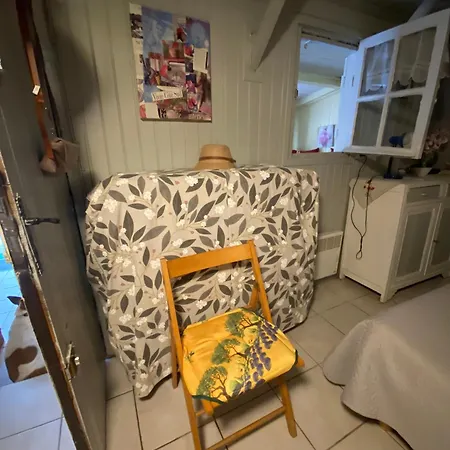 Terrain De Loisirs Avec Mobilhome Proche De La - V0824 *